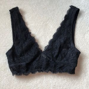 Black lace bralette *NEVER WORN*